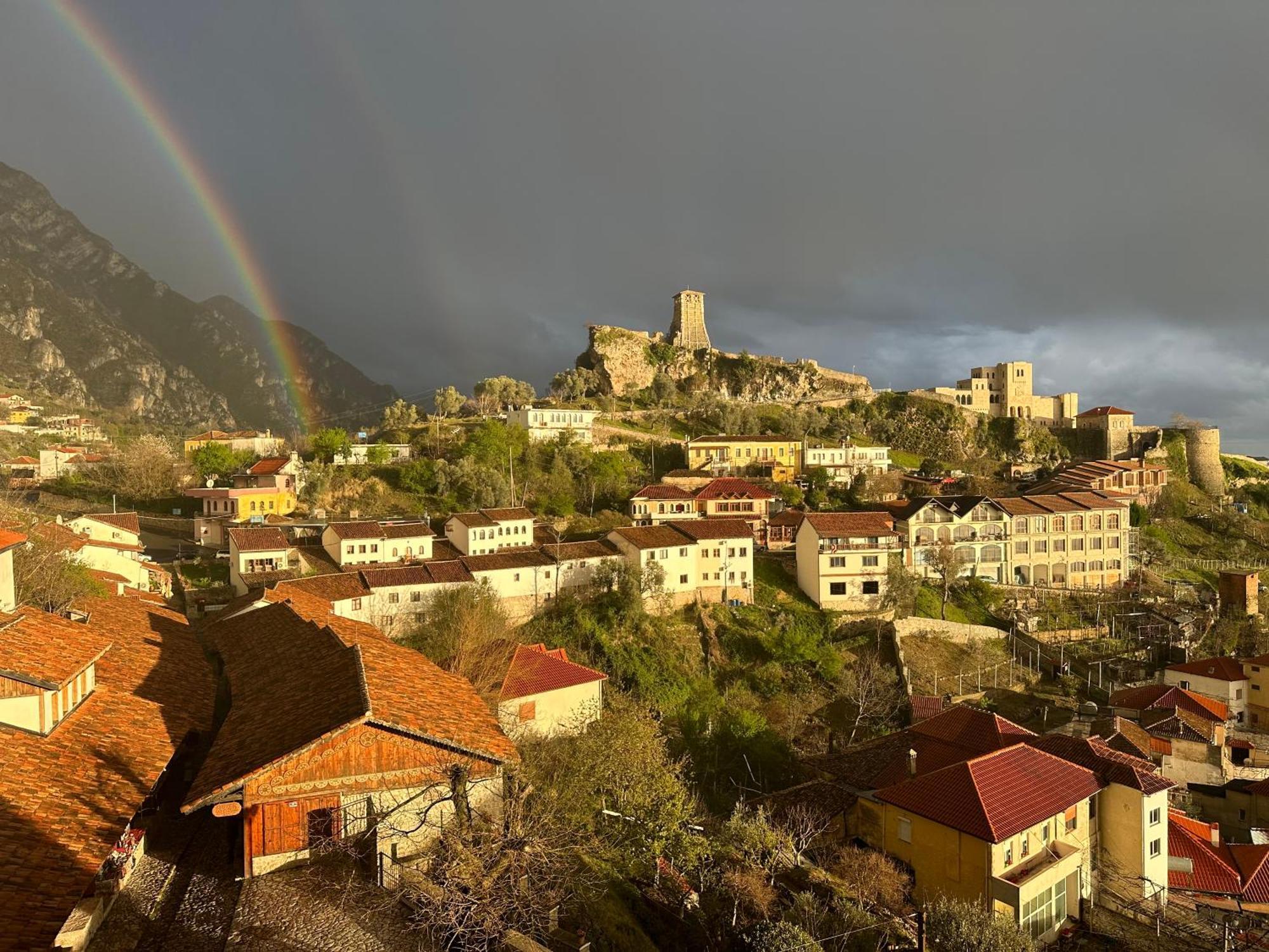Panorama Rooms Hotel Near The Old Bazaar Krujë Eksteriør bilde